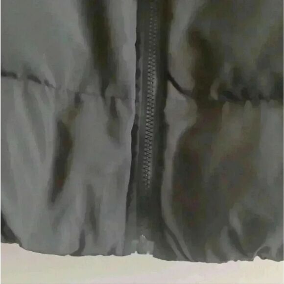 Black Puffer Vest - Picture 6 of 12